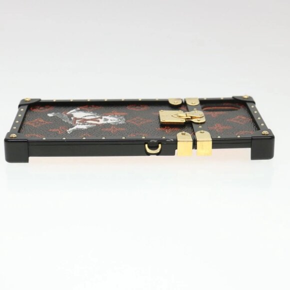 LOUIS VUITTON Transformed Monogram Cat Eye Trunk iPhone Case - Picture 6 of 14